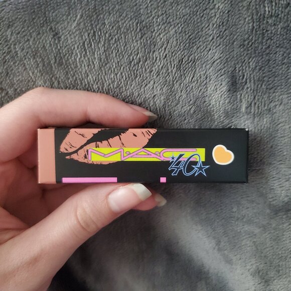 MAC Lipstick Fleshpot - Picture 1 of 2